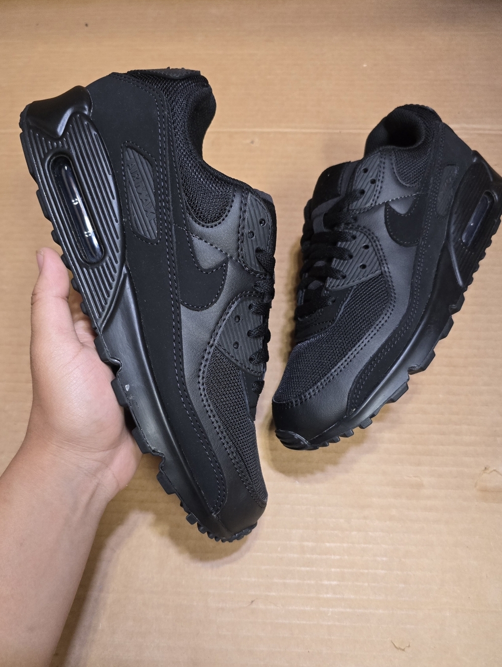 Nike Men's Black Athletic Running Sneakers